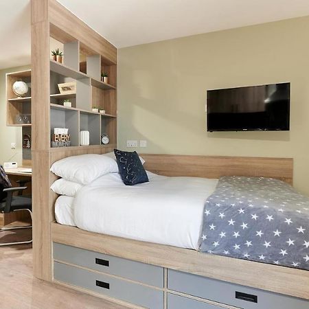 Central Southampton, Zeni Studio Esterno foto
