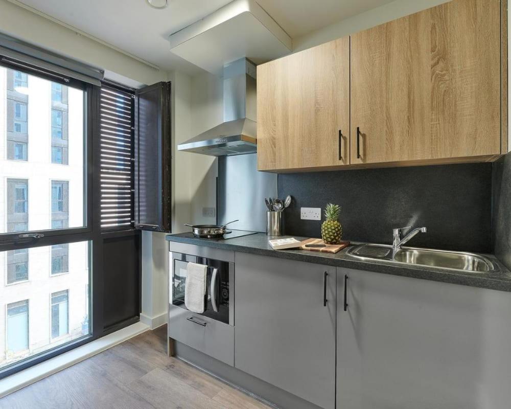 Central Southampton, Zeni Studio Esterno foto
